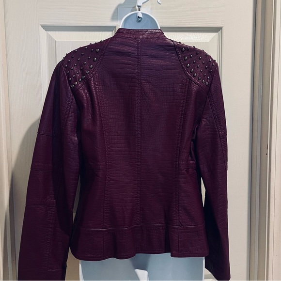 V Cristina Beautiful embossed leather jacket - Picture 12 of 15